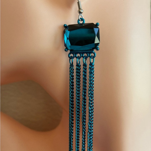 Earrings - Picture 1 of 2